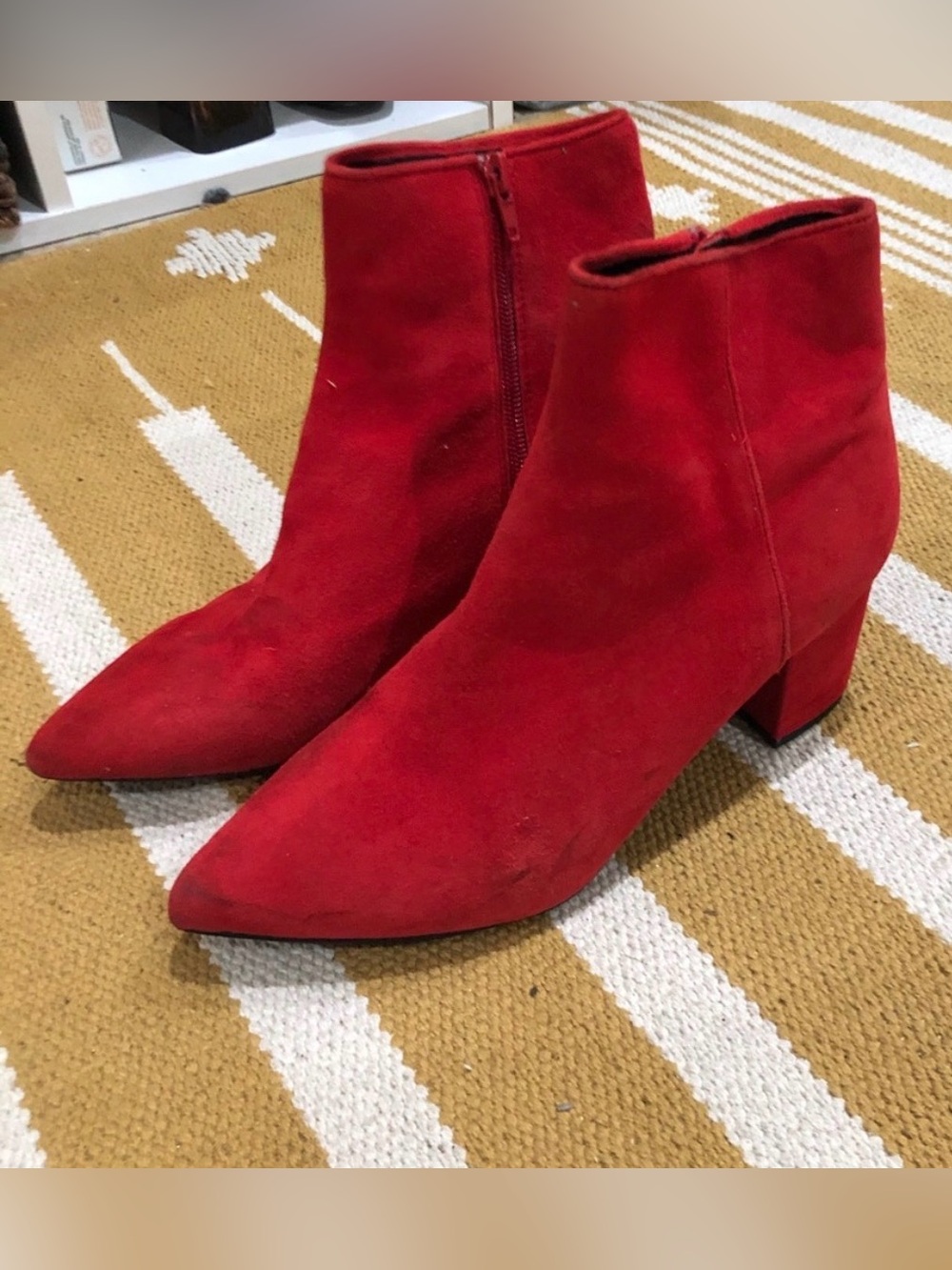Steve Madden Red Suede Pointed Toe Ankle Boots. SZ 8.5